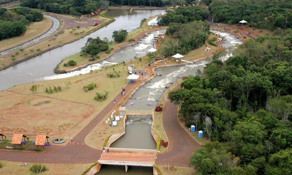 Canal Itaipu Canal Itaipu faz parte do Complexo do Parque da Piracema, construído para possibilitar a migração de peixes no Rio Paraná dentro das dependências da Itaipu Binacional.