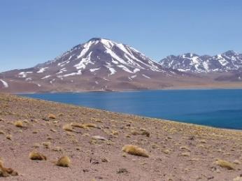 . Algumas vezes a gente se sente pequeno diante da grandiosidade da natureza. Explorar o Deserto do Atacama é um exercício de humildade.