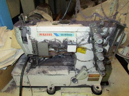 máquina de costura de recobrimento marca Rimolde, modelo 263-16-3MD-08, 1 máquina de casear marca Juki, modelo LBH-780 N.S.