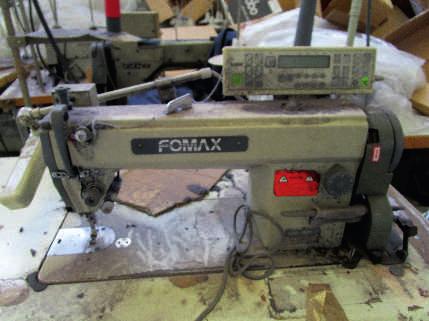 252-1280, 1 máquina de costura ponto corrido marca Brother Exedra Mod.DB2-B737-403, 1 máquina de costura ponto corrido marca Fomax Mod.