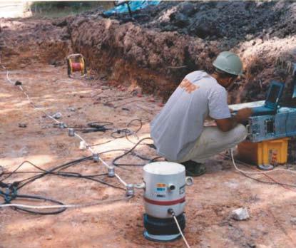 feito com sondagens pressiométricas e sísmicas.