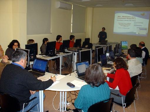 Formação metadados - Preparar os técnicos das entidades que produzem ou