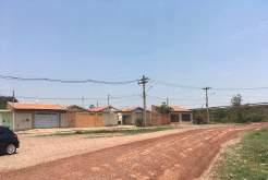 Foto 001 Vista da ocupação na região baixa da Bacia 03. À esquerda da foto, o bairro Jardim Figueira; à direita a Rodovia Washington Luiz.