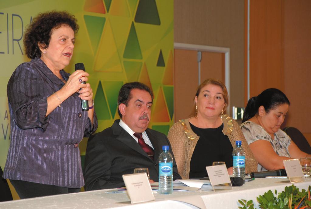 JORNAL CNTC EDIÇÃO 33 MAIO 2013 5 Palestra de abertura A inclusão das mulheres mudou a cara do mundo do trabalho Palestra da Ministra-Chefe da Secretaria de Políticas para as Mulheres, Eleonora