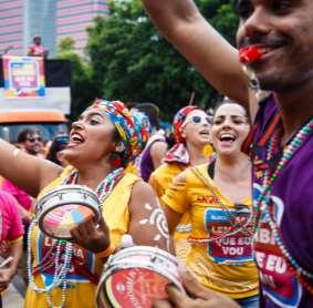 Sobre a #BateriaColorida O Bloco Me Lembra Que Eu Vou é um Bloco de Rua que nasceu de um coletivo musical mas também é Oficina de Percussão e