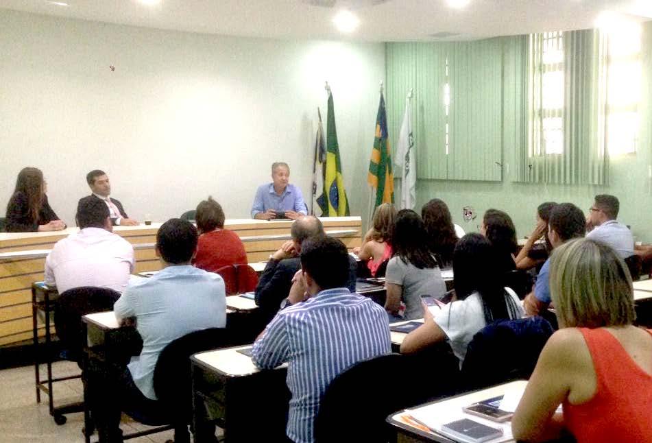 SINDIFARGO Palestra aborda mudanças na legislação trabalhista Sindicato das Indústrias Farmacêuticas no Estado de Goiás O (Sindifargo), com o apoio da Fieg Regional Anápolis e do Senai, realizou no