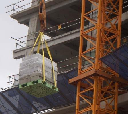 Os equipamentos de trabalho de elevação de cargas que estejam