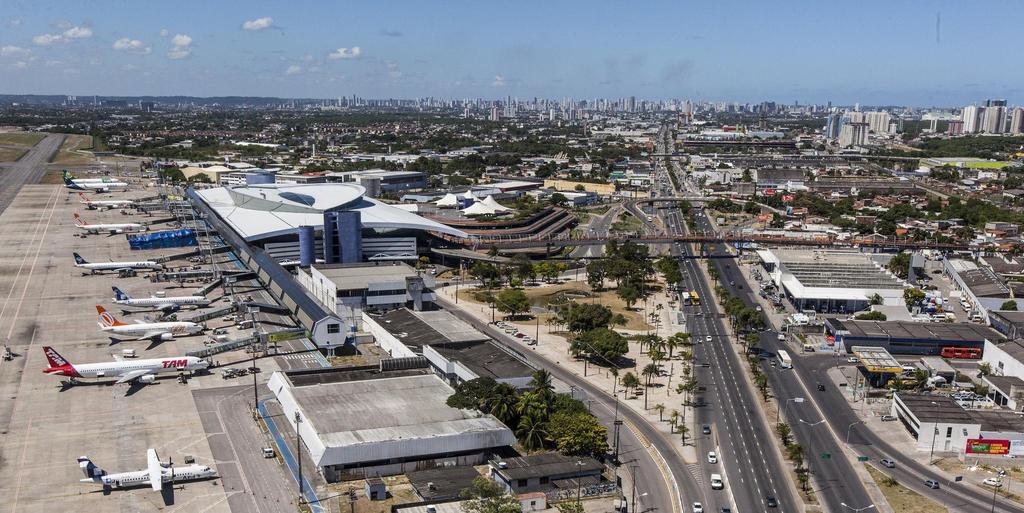 AEROPORTO 10º melhor aeroporto da América do Sul (fonte: skytrax) 2º melhor aeroporto do Brasil (fonte: