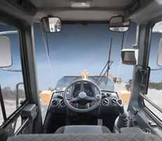 Foto meramente ilustrativa Ampla Cabine com Excelente Visibilidade A cabine recentemente projetada foi concebida para mais espaço, um campo de visão mais amplo e conforto do operador.