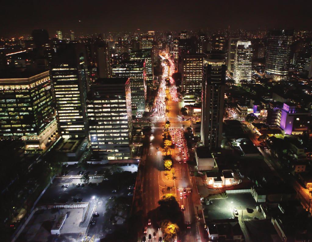 SÃO PAULO O PRINCIPAL DESTINO DE NEGÓCIOS DO BRASIL. O maior centro financeiro do hemisfério sul, sede de grandes bancos e principais grupos empresariais nacionais e internacionais.