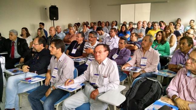 ABTRF, Valdomiro Oliveira Júnior, o Instrutor Distrital EGD Ricardo Machado Becker, e o Coordenador Assistente de Desenvolvimento de Rotary, EGD José Antonio da Cunha.