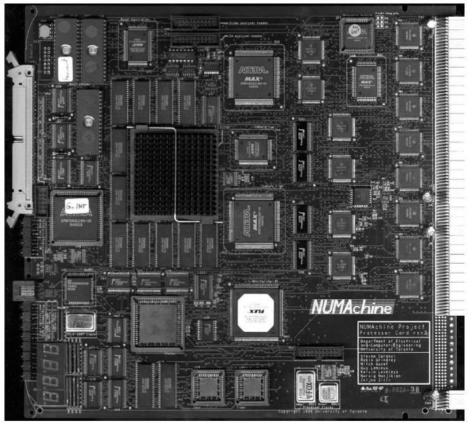 Exemplo de Placa de Circuito Impresso (PCB) com FPGA: Fonte: Brown, S., Vranesic, Z.