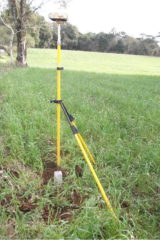 Figura 5. GNSS Topcon/Hiper instalado em vértice.