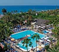 San Agustín (Gran Canária) Na primeira linha de praia, junto ao passeio marítimo de San Agustín.