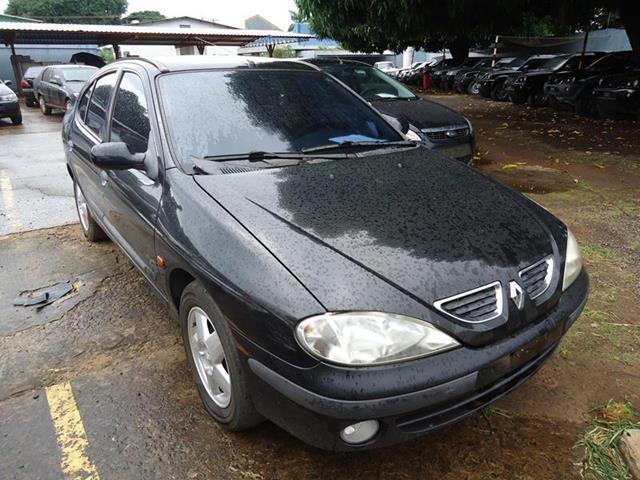 LOTE Nº 02 RENAULT Megane RXE 2.