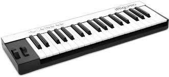 Problema A Problema A Arpejos João sempre quis ser músico. Recentemente comprou um teclado, a pilhas, com esperança de no futuro poder tocar em pianos de cauda, em grandes salas de concerto.