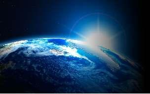 Atmosfera: nitrogênio (77%), oxigênio (21%), outros (2%) 2 no interior do Sistema Solar. A presença e a distribuição de vapor d'água na atmosfera responde por boa parte do clima do planeta.