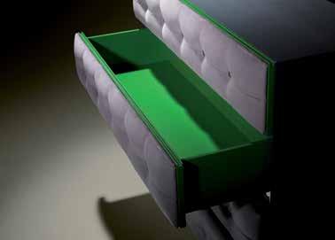170 VIOLET cómoda chest of drawers dimensões dimensions: 120 x 45 x 100 cm. características details: Quatro gavetas com as frentes estofadas a tecido.