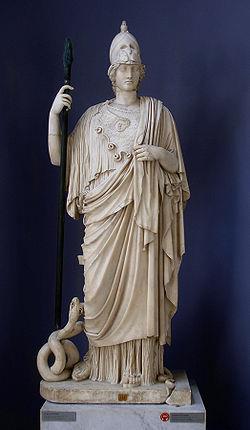 Atena é a deusa da sabedoria, grande estrategista em guerras, era filha de Zeus e jamais se casou ou manteve amantes, mantendo