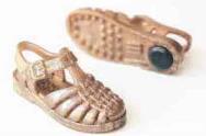 Outra collab da marca são as sandálias da nova coleção do design Martins. Tom!