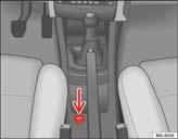 Condução 135 Continuação Ajustar o banco do condutor ou o volante, de modo a que a distância entre o volante e o esterno seja de pelo menos 25 cm página 134, fig. 95.