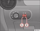 96 Luzes e visibilidade Quando se retira a chave da ignição sem ter apagado as luzes do veículo, ouve-se um sinal acústico enquanto a porta do condutor permanecer aberta.