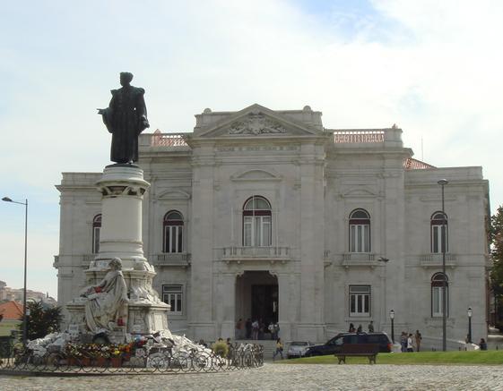 Faculdade de Ciências Médicas Universidade Nova de Lisboa Relatório