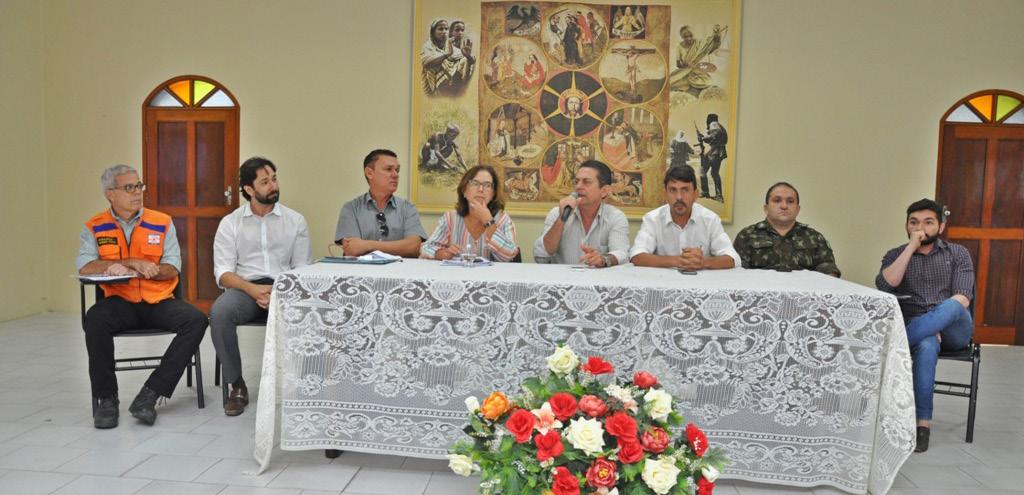 Determinações da ANA preveem estudo técnico e plano de contigência Mesa com as autoridades durante a apresentação do relatório da ANA sobre a Barragem Passagem das Traíras- Foto Assecom CBH PPA No