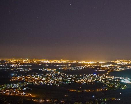 A PPP de Iluminação Pública de BH é considerada referência no país pela sua consistência e pelo potencial de inovação atual e futuro Características e Desafios Destaques Operacionais e Financeiros