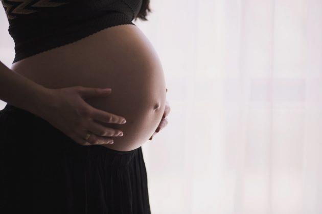 ESTADOS UNIDOS Cresce o número de grávidas viciadas em opioides nos EUA O número de mulheres grávidas viciadas em opioides quadruplicou nos Estados