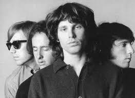 THE DOORS LIGHT MY FIRE Folk + Country + Psicodelia + Rock = The Doors Atuavam ao vivo sem baixista Jim Morrison (cantor) morreu aos 27 anos O Rock