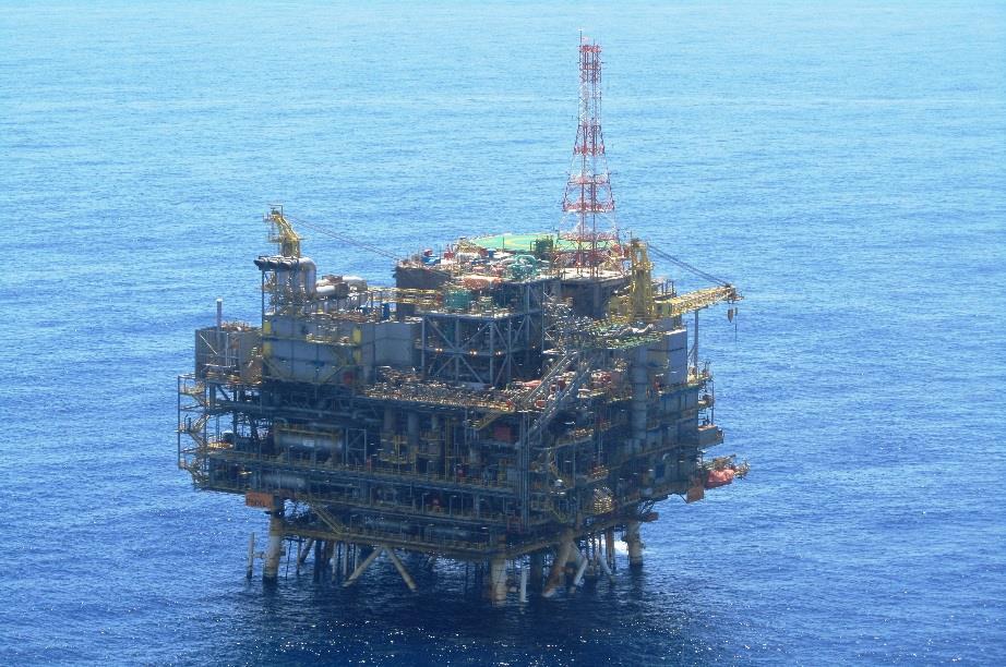 Produção media de óleo por poço Três ambientes de E&P 16.547bpd 86 poços 1.654bpd Onshore Offshore Convencional Pré-Sal Bacias Maduras e de Nova Fronteira (boa parte propensas a gás).