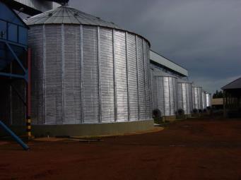 INSETOS E, OU, MICRORGANISMOS À GRANEL SILOS PROMOVER AERAÇÃO ( 3