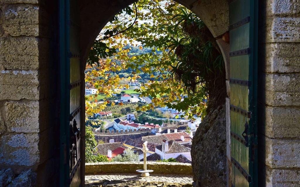 O Castelo de Óbidos foi remodelado durante o reinado de D. Dinis.