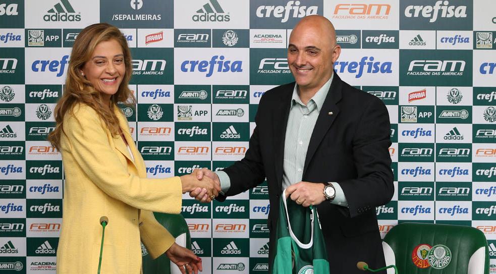 Crefisa promete renovar com Palmeiras POR POR ERICH REDAÇÃO BETING Logo após a confirmação do título brasileiro para o Palmeiras, a dona da Crefisa, Leila Pereira, prometeu que iria renovar o