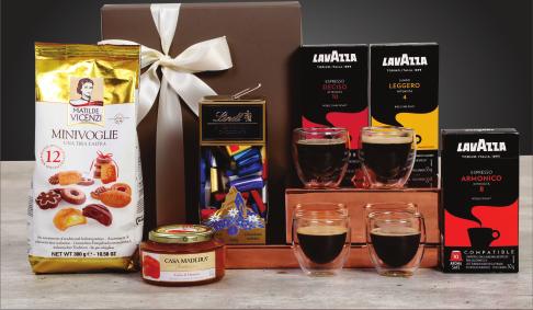 CONSERVA LA PASTINA 1 ABOBRINHA NA BRASA PERUANA LA PASTINA 195G R$ 358,00 cod: 005921 DOLCE 1 CAFÉ EM CAPSULA LAVAZZA LEGGERO INTENSIDADE 4 1 CAFÉ EM CAPSULA LAVAZZA ARMONICO INTENSIDADE 8 1 CAFÉ