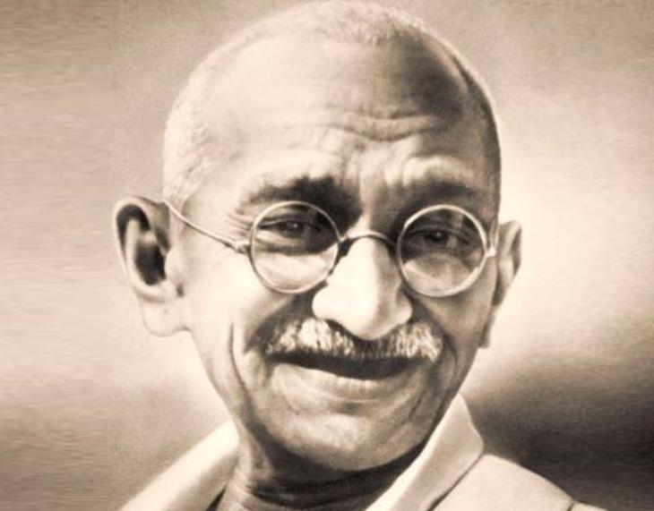 Ghandi e o Cristianismo Em sua autobiografia, Mohandas Gandhi conta que, durante seu período de estudante na África do Sul, interessou-se pelos Evangelhos, e chegou a considerar seriamente a