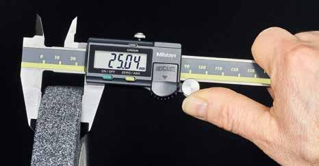 500-155-30 PAQUÍMETRO DE MAXILAS COM PASTILHA DE CARBONETO O 500-155-30 é um paquímetro com maxilas de medição com faces de medição em carboneto para medições interiores e exteriores.