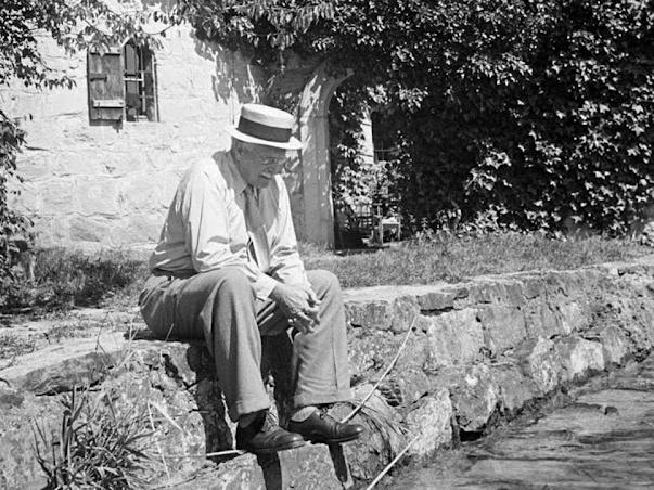 MEMÓRIAS, SONHOS, REFLEXÕES... Em janeiro de 1960, Jung sofreu um terceiro enfarte. Em março de 1961, sofreu pequenos enfartes.