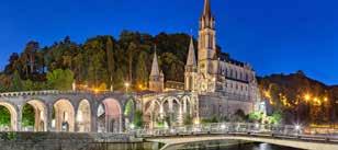 De tarde seguimos para norte, até Burgos, cidade rica em arte com destaque sobretudo na sua Catedral gótica que foi inspirada no modelo francês de Reims.