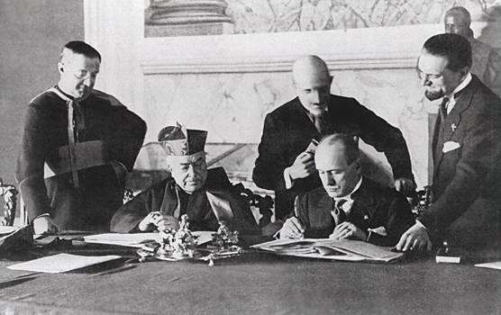 A política externa fascista 1929: Tratado de Latrão Reconhecimento do Estado do Vaticano 1936: ocupação da Etiópia Protesto e sanções da