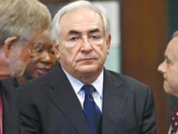- Strauss-Kahn, de 62 anos, judeu-francês, envolvido no caso de suposto assedio sexual num hotel em NY, poderá voltar a ser candidato nas próximas eleições para presidente da França.