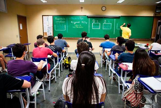 A IMPORTÂNCIA DA ESCOLA Cuidar do profissional,