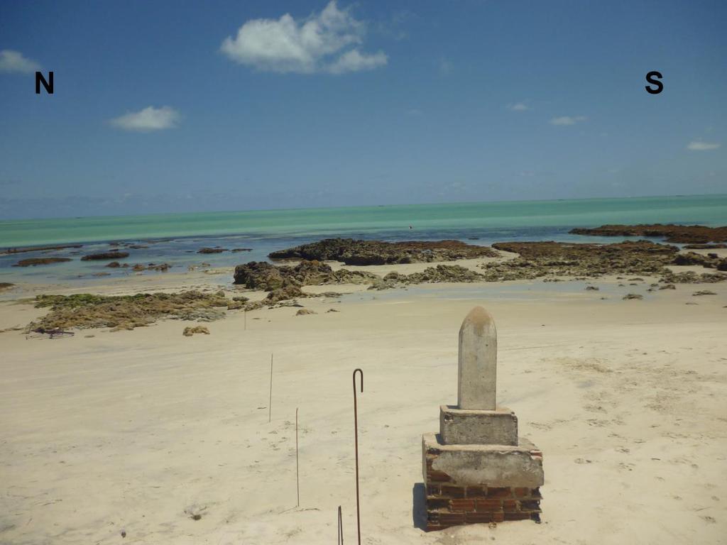 Marcelo Menezes Diniz Madruga et al. Figura 7 Local do Perfil P4, na praia de Ponta de Pedras, durante o levantamento realizado em Março de 2015(Madruga, 2016).