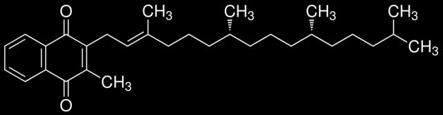 Questão 08 Observe a estrutura da vitamina K1: a) A Vitamina K apresenta isomeria cis-trans?