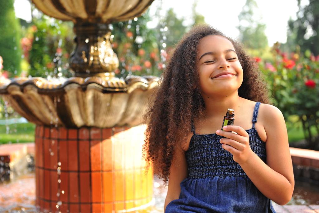 Benefícios: Gerencie seu humor Bergamot ajuda a reduzir os sentimentos de negatividade e stress; faz as pessoas se sentir bem sobre si mesmos Clary Sage relaxa e acalma o sistema nervoso Cypress tem