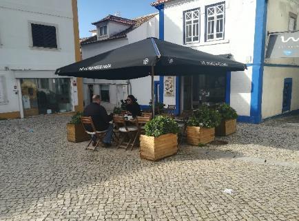 Na Ericeira encontramos várias zonas de esplanadas, principalmente nas ruas de acesso