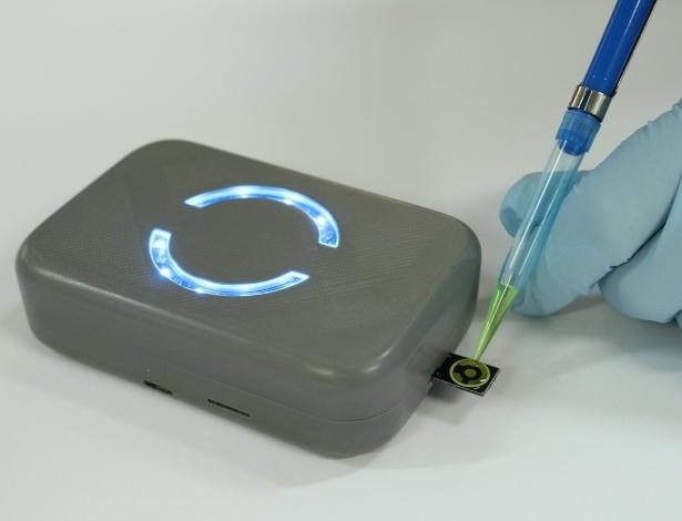 Brasileiro desenvolve aparelho portátil que detecta hepatite C em minutos noticias.uol.com.
