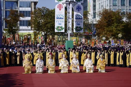 Ortodoxa no mundo. As festividades terminaram em Minsk, capital da Bielo- Rússia.