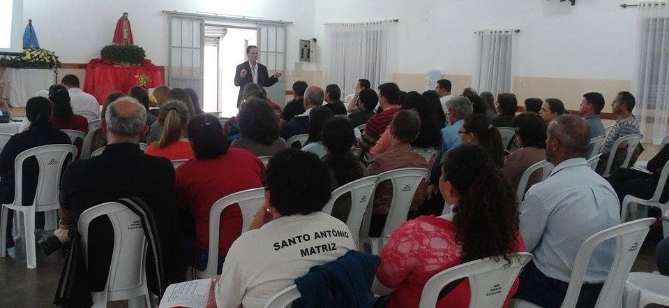 SETOR PASTORAL III ESTUDA O PROJETO DE EVANGELIZAÇÃO COM AS FAMÍLIAS DOS CATEQUIZANDOS No dia 18 de outubro, no período da tarde, aconteceu na Paróquia Senhor Bom Jesus em São José dos Pinhais, o